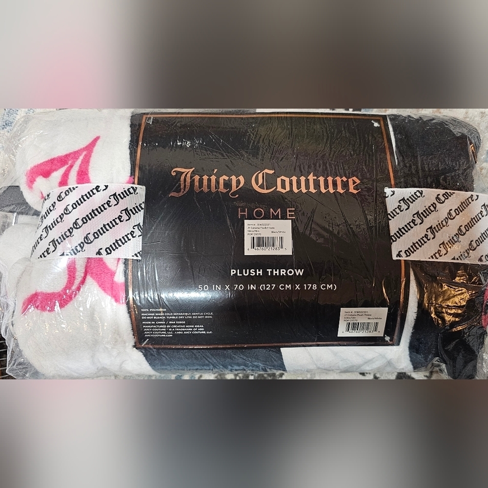 Juicy Couture Cabana Plush Black Striped Throw with Pink Accent, 50" x 70", New - Picture 3 of 3